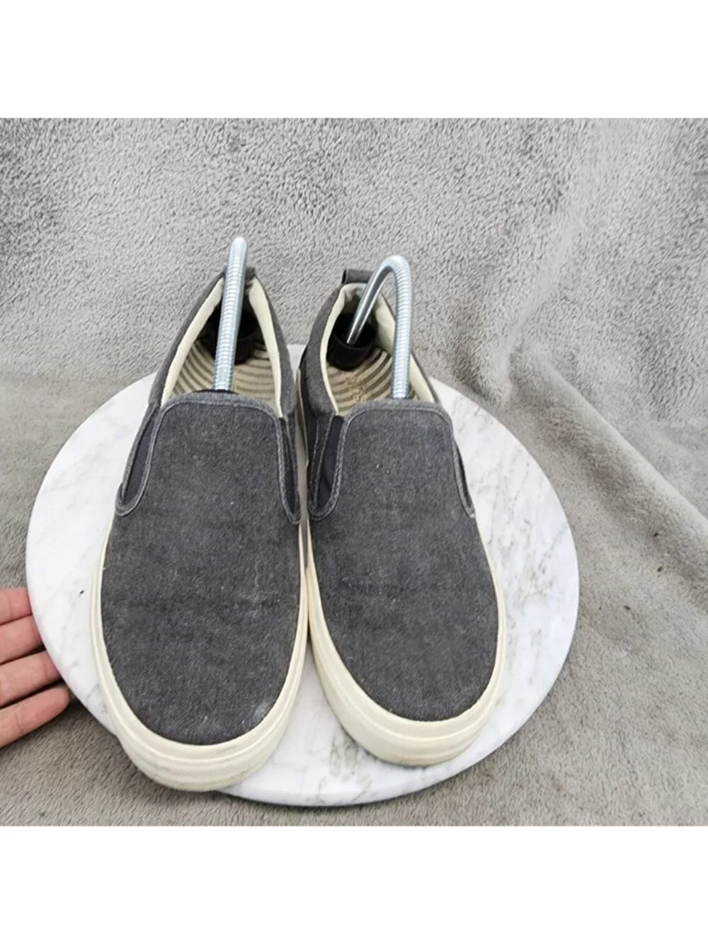 Taos Footwear Shoes Womens Size 8.5 Gray Canvas Slip On Sneakers *Read*